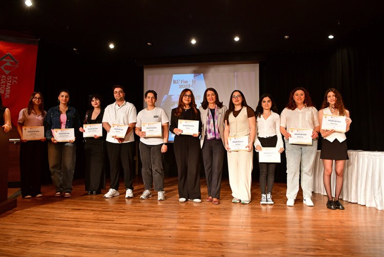 “İKÜ Fen-Edebiyat Fakültesi Öğrenci Başarı Ödülleri Töreni”
