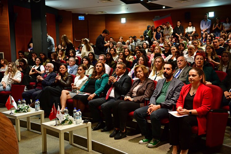 “İKÜ Fen-Edebiyat Fakültesi Öğrenci Başarı Ödülleri Töreni”