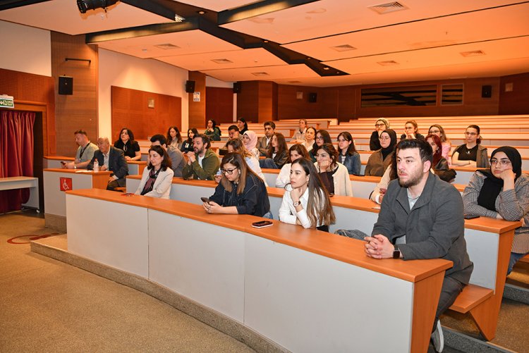 Moleküler Biyoloji ve Genetik Bölümü Mezunları Öğrencilerle Buluştu